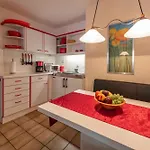 Haus Wiesenttal Апартаменты *